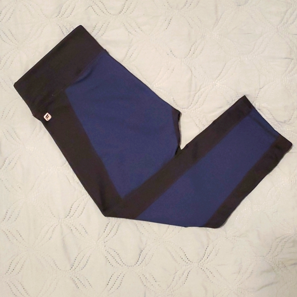Fabletics capri leggings